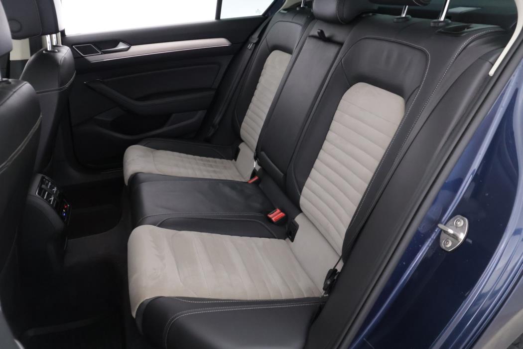 VOLKSWAGEN Passat 2017