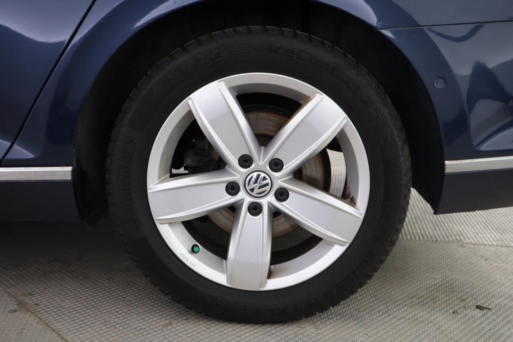 VOLKSWAGEN Passat 2017