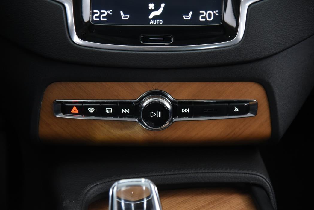 VOLVO XC90 2022