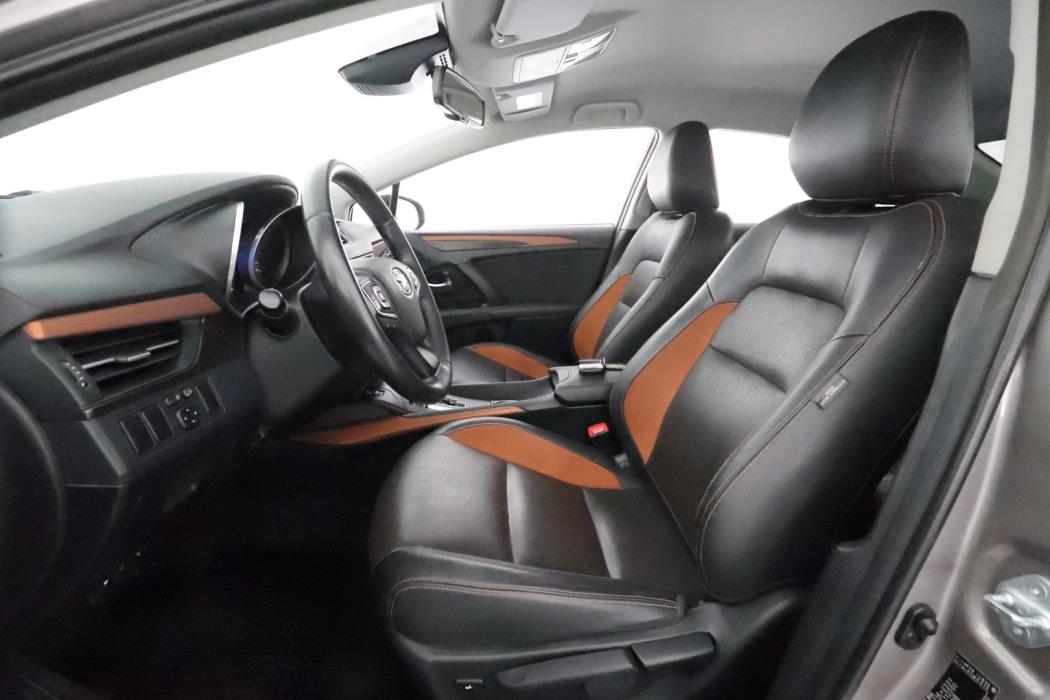 TOYOTA Avensis 2016