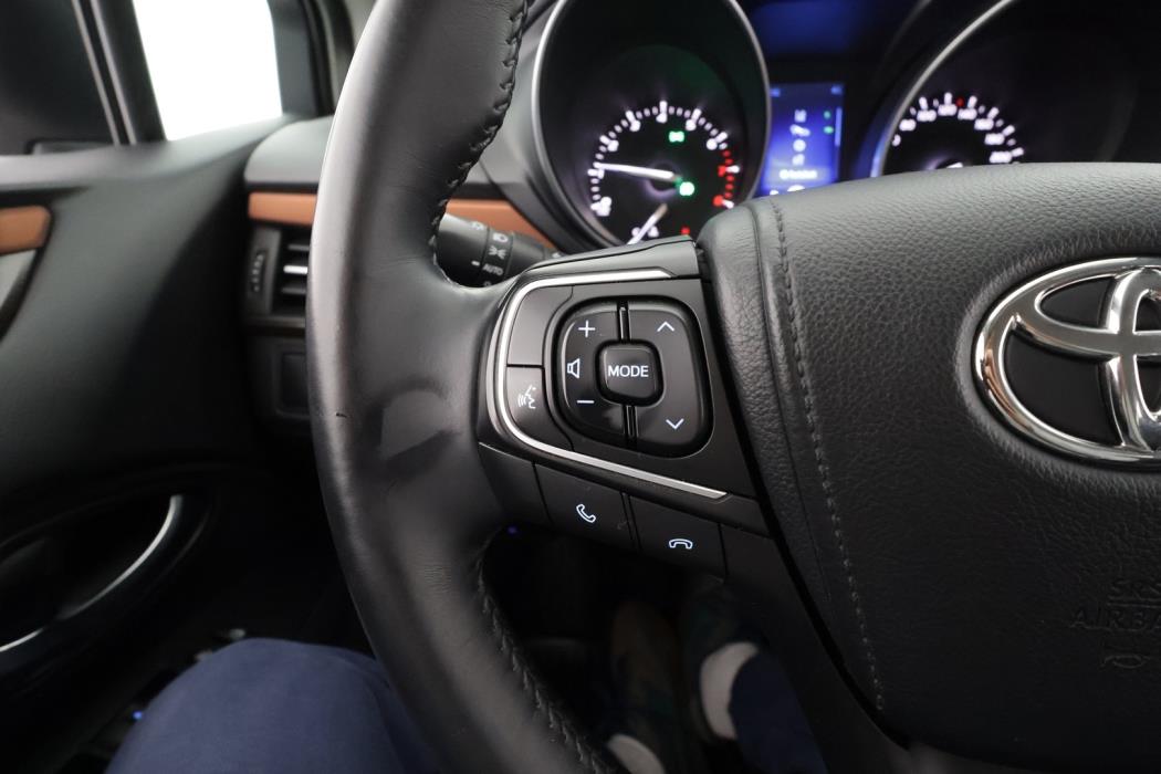 TOYOTA Avensis 2016