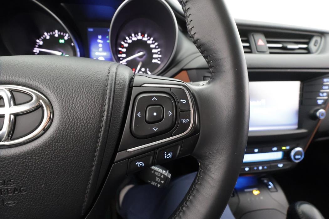 TOYOTA Avensis 2016