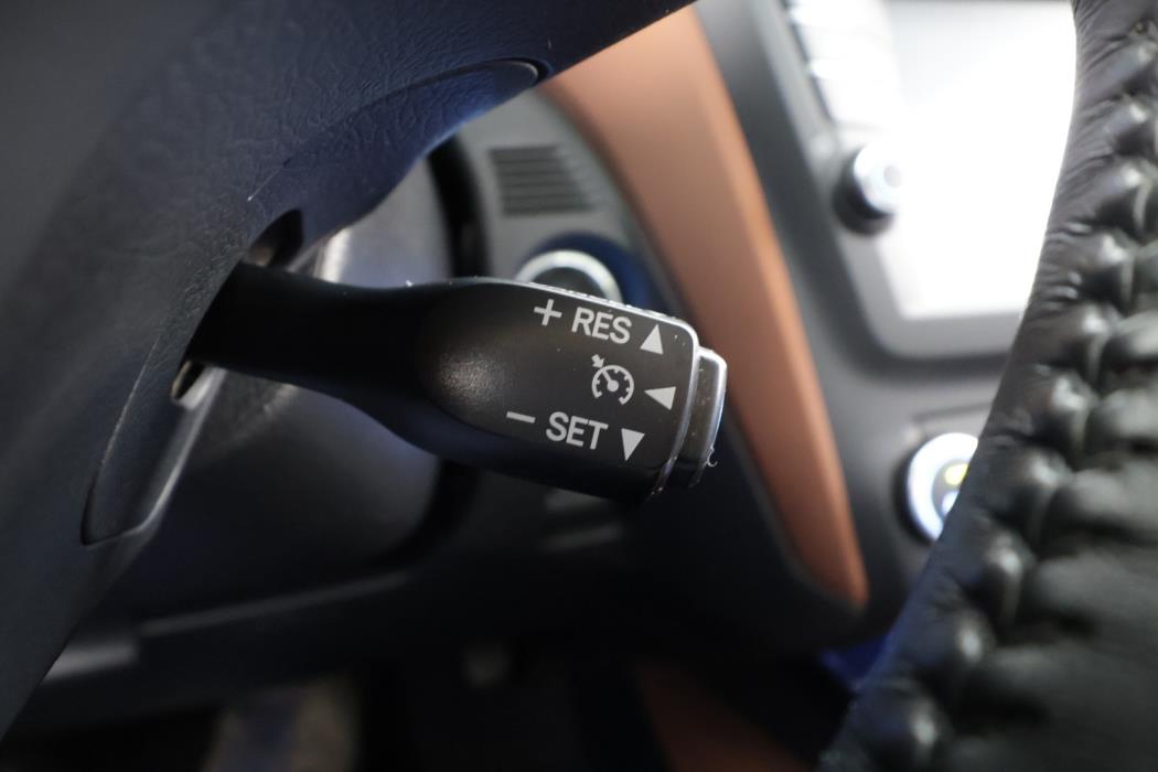 TOYOTA Avensis 2016