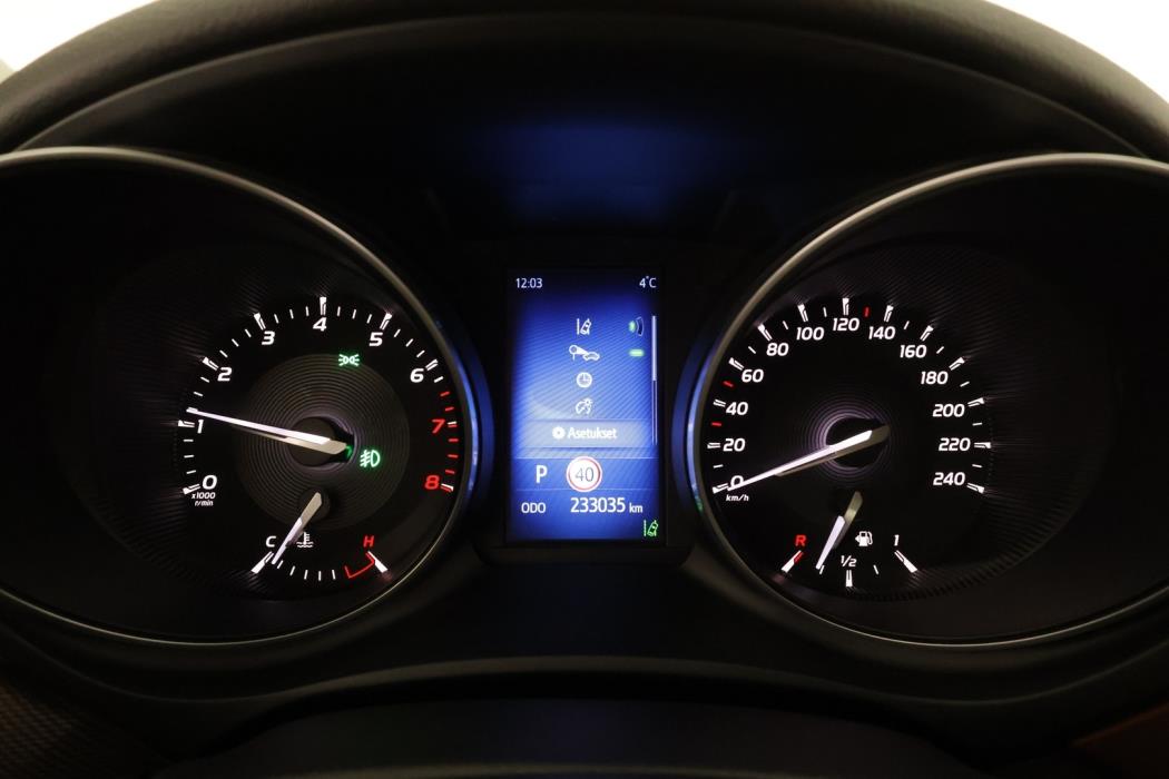 TOYOTA Avensis 2016
