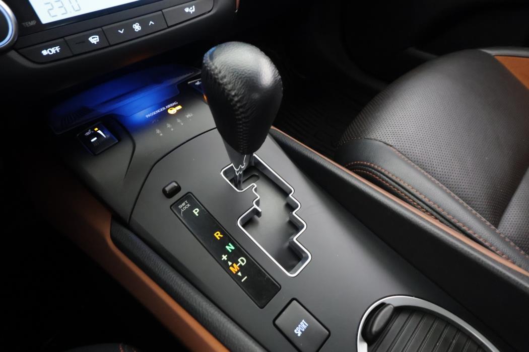 TOYOTA Avensis 2016