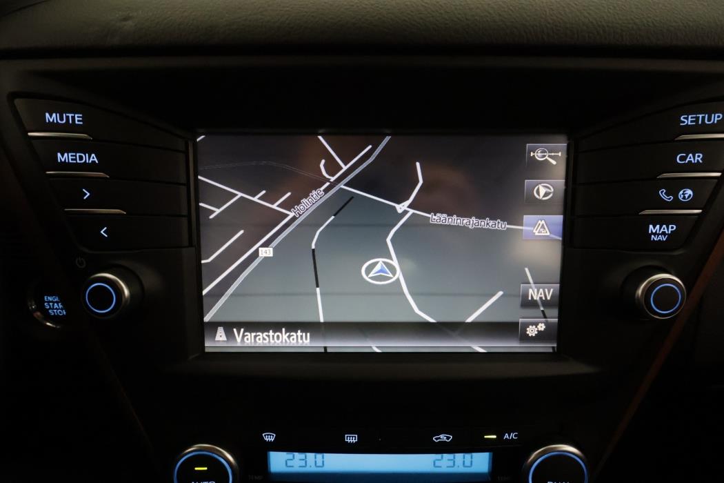TOYOTA Avensis 2016