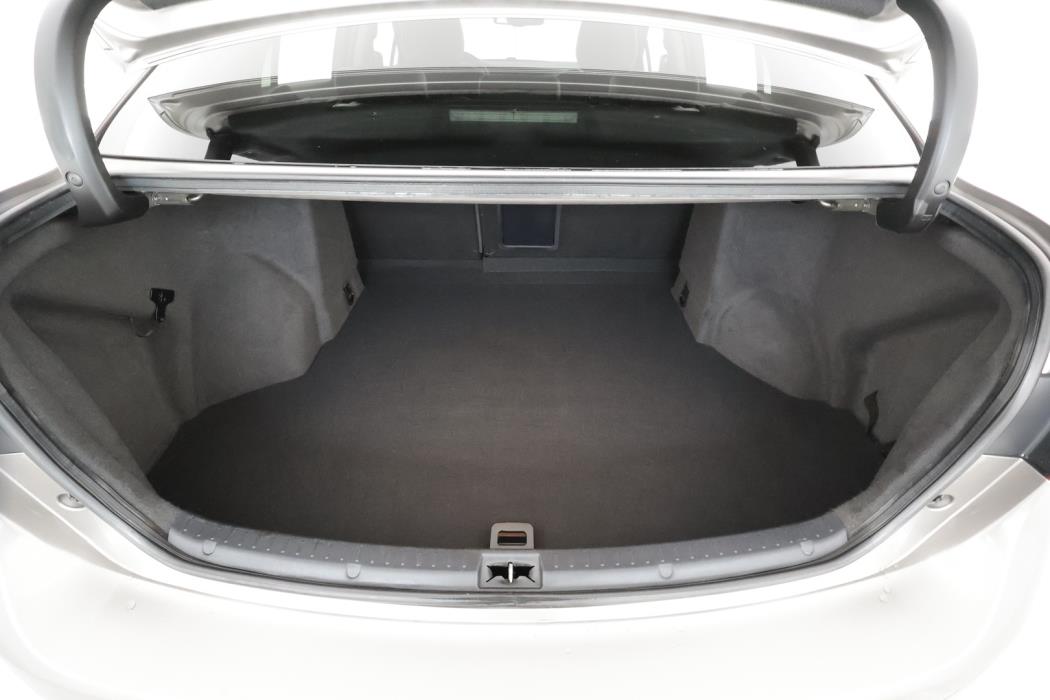 TOYOTA Avensis 2016
