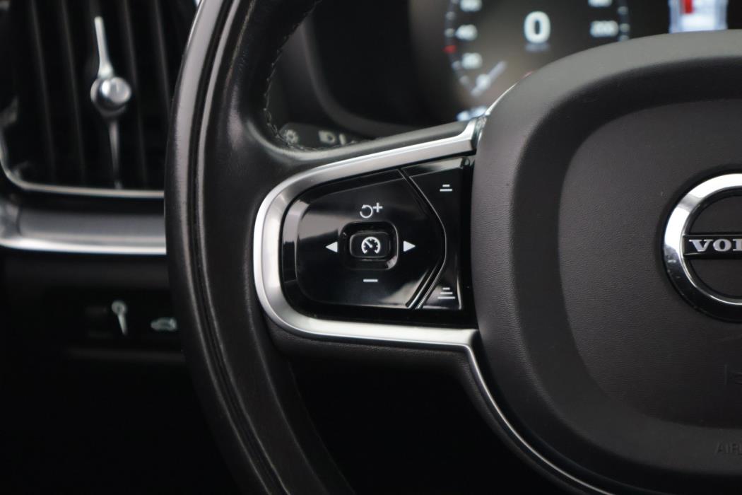 VOLVO V60 2020