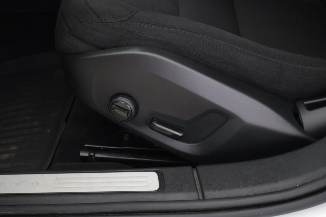 VOLVO V60 2020