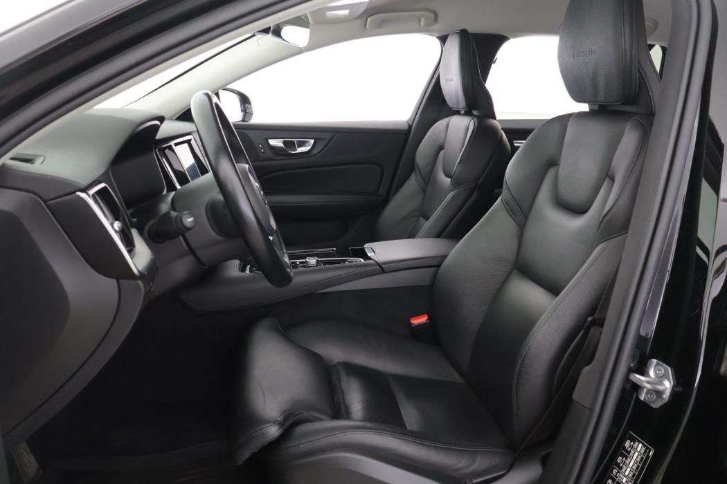 VOLVO V60 2020