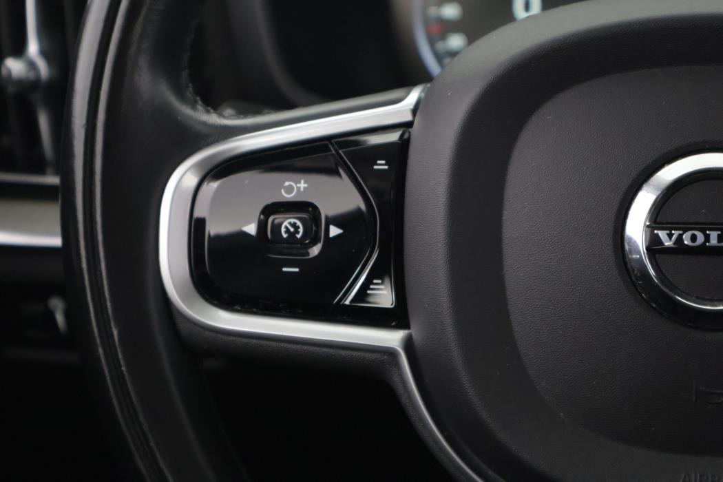 VOLVO V60 2020