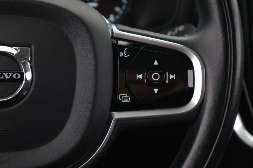 VOLVO V60 2020