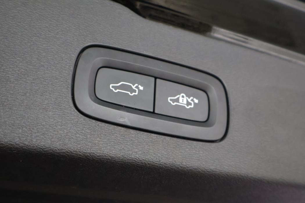 VOLVO V60 2020