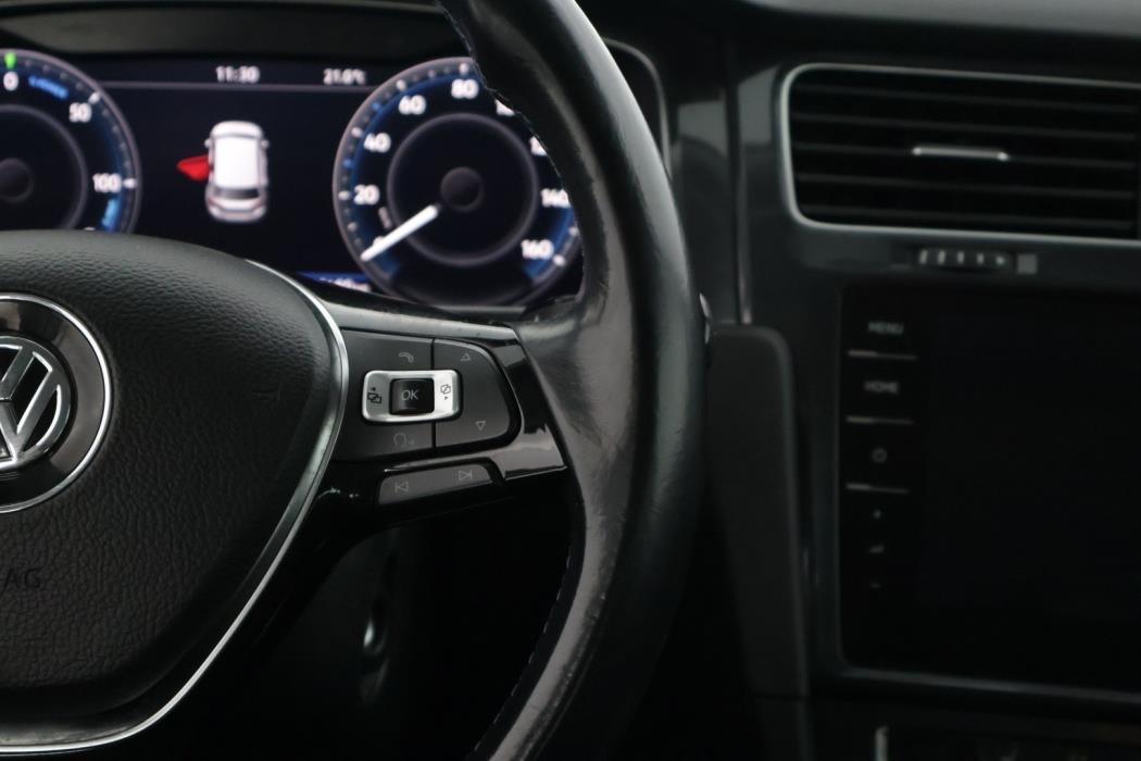 VOLKSWAGEN Golf 2018