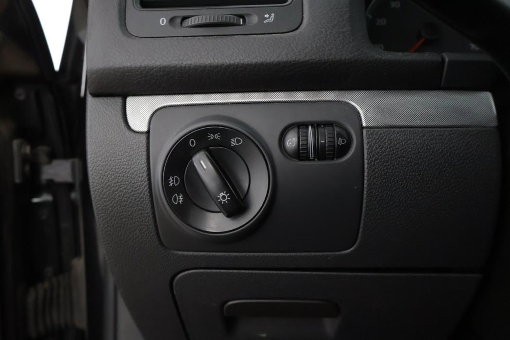 VOLKSWAGEN Golf 2008