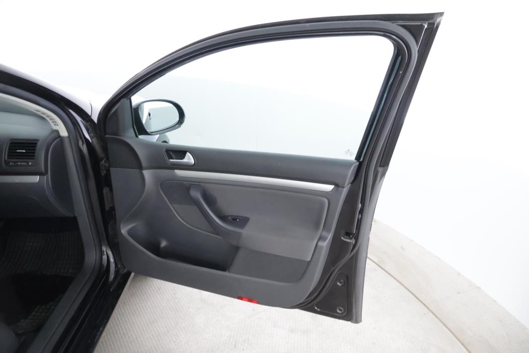 VOLKSWAGEN Golf 2008