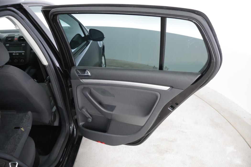 VOLKSWAGEN Golf 2008