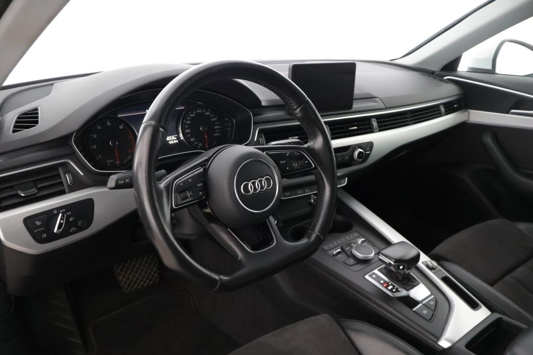 AUDI A4 2016