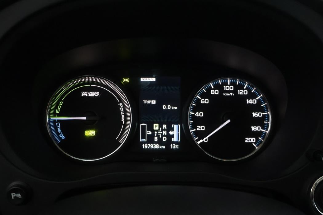 MITSUBISHI OUTLANDER PHEV 2014