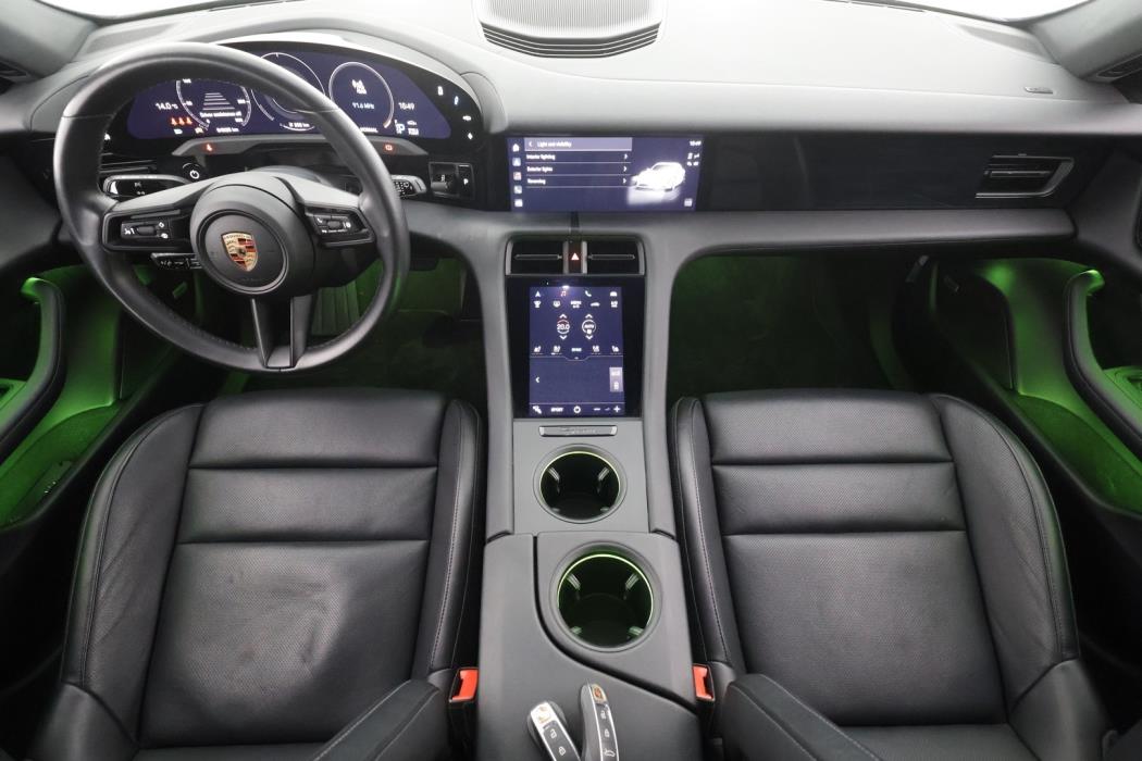 PORSCHE TAYCAN 2022