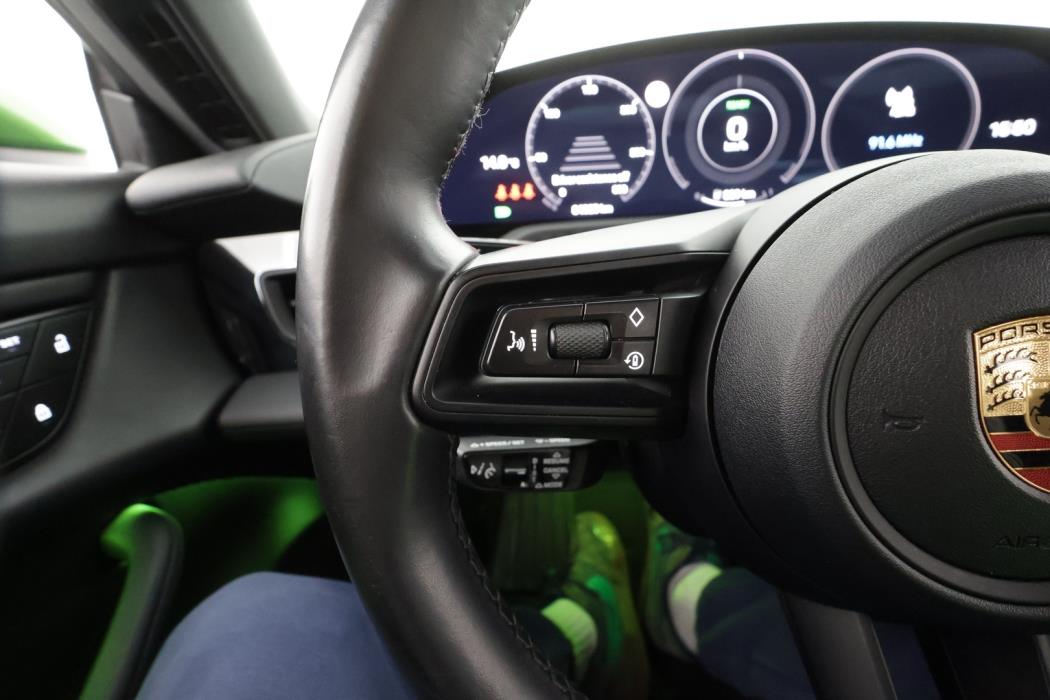 PORSCHE TAYCAN 2022