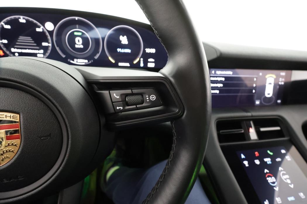 PORSCHE TAYCAN 2022