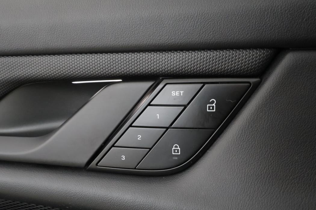 PORSCHE TAYCAN 2022