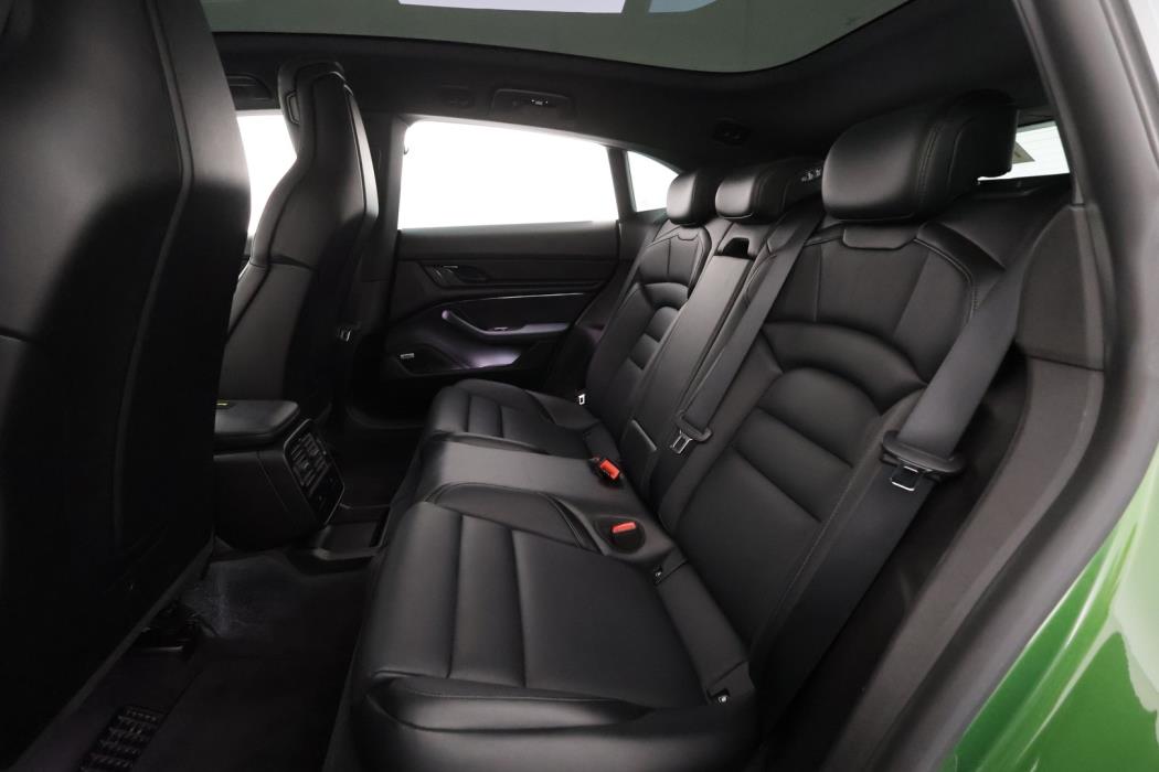 PORSCHE TAYCAN 2022