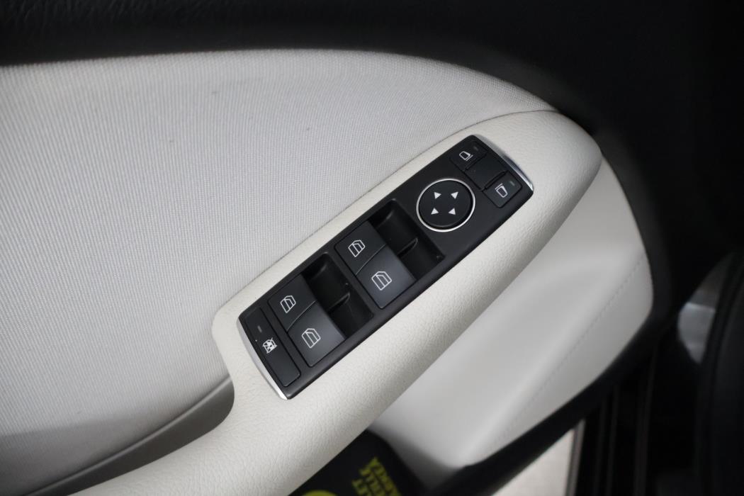 MERCEDES-BENZ B 2013