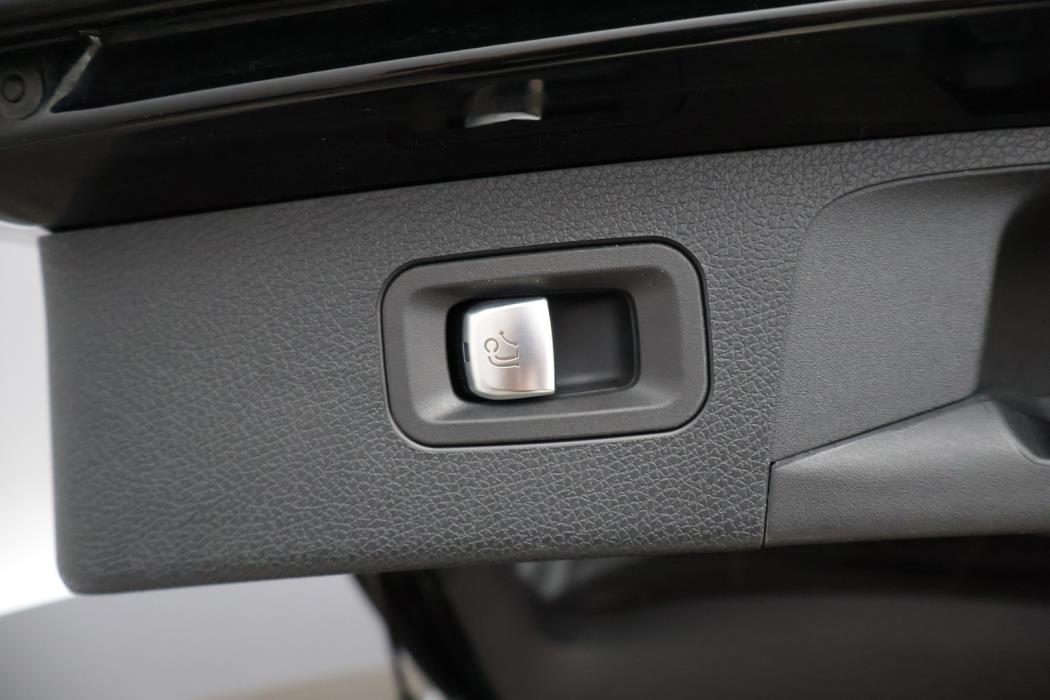 MERCEDES-BENZ E 2020