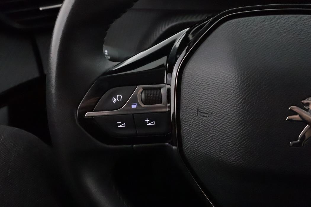 PEUGEOT E-2008 2022