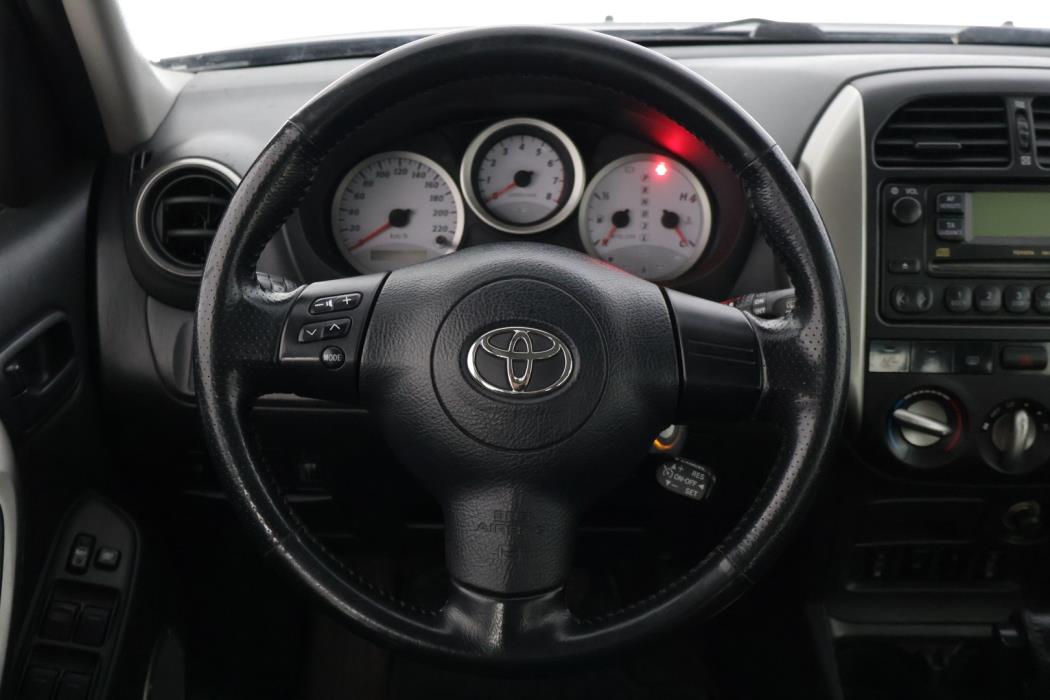 TOYOTA RAV4 2005