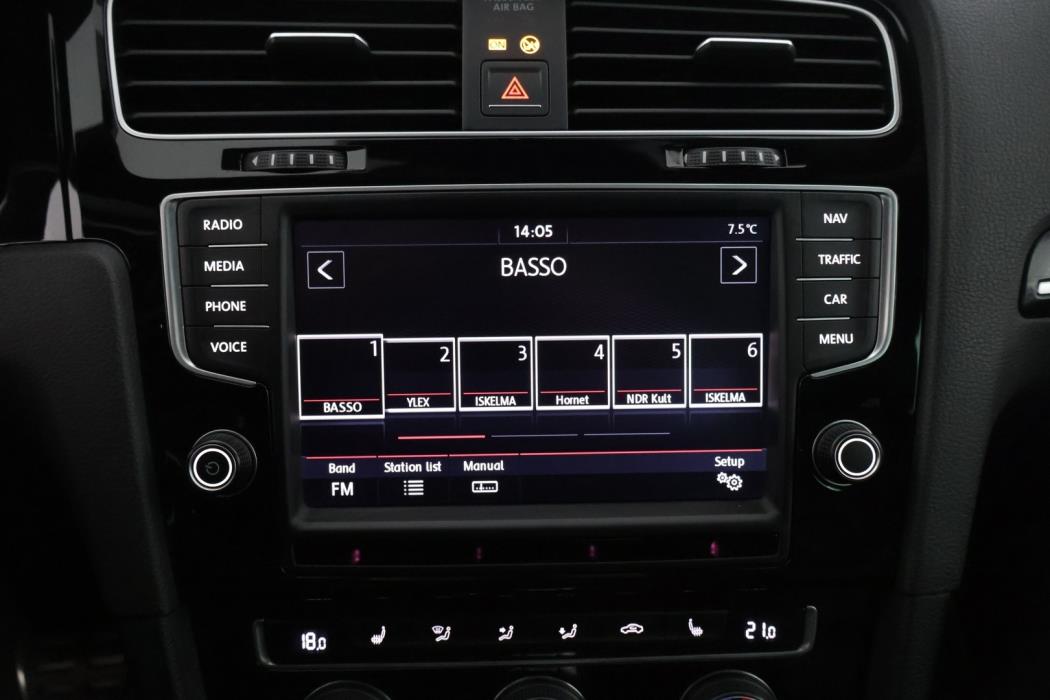 VOLKSWAGEN GOLF 2015