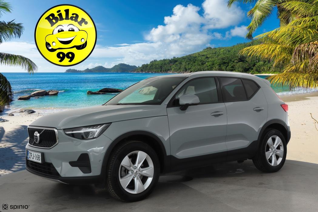 VOLVO XC40 2025