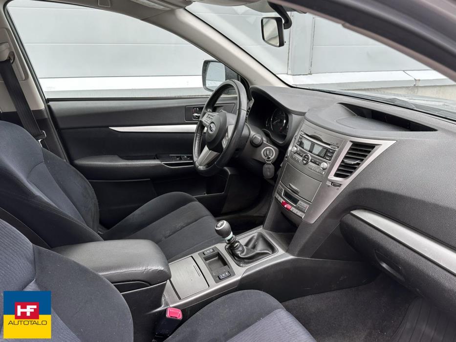 SUBARU Outback 2011