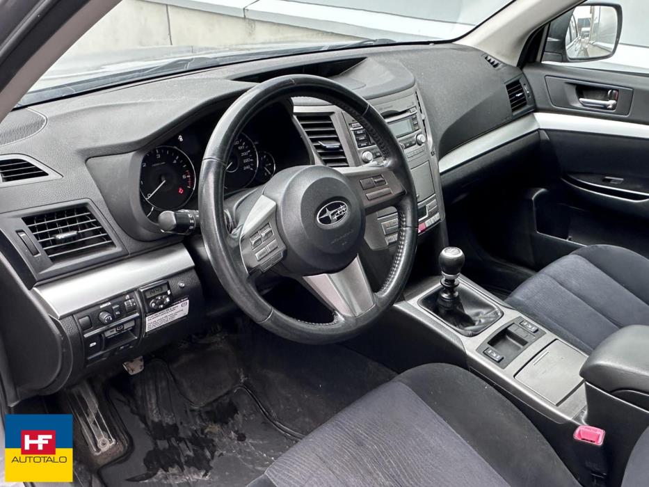 SUBARU Outback 2011