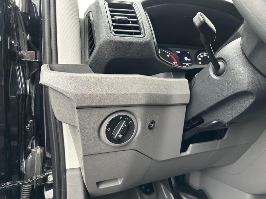 VOLKSWAGEN Crafter 2023