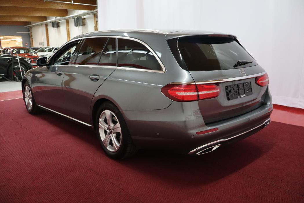 MERCEDES-BENZ E 2017