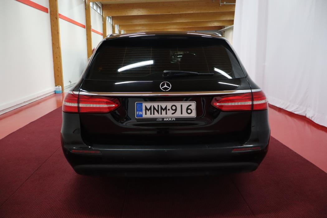 MERCEDES-BENZ E 2018