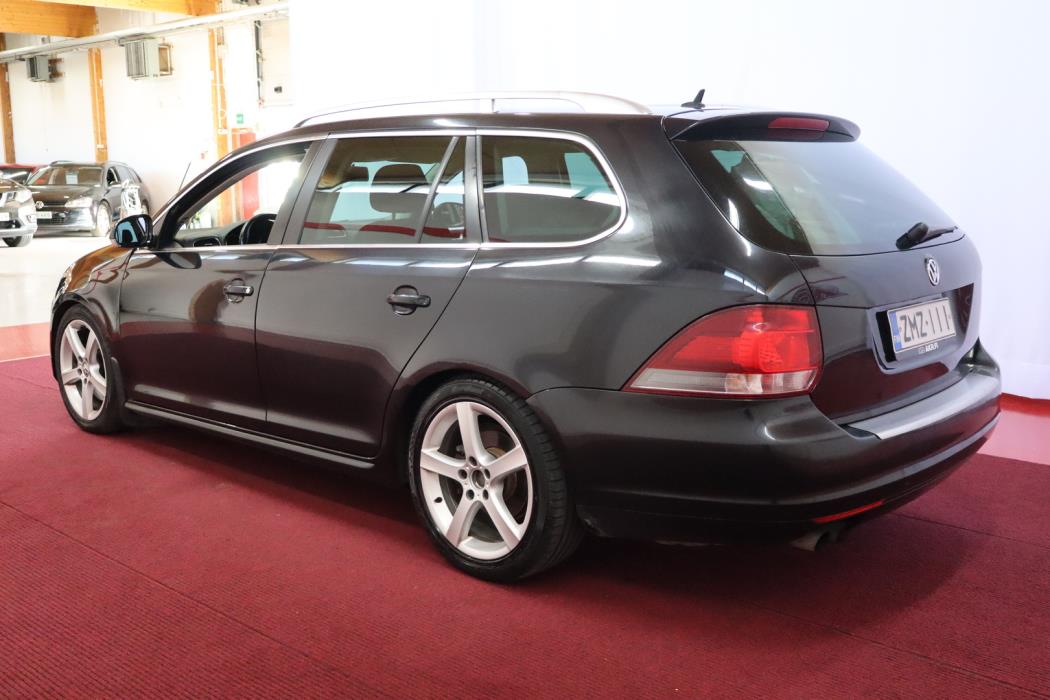 VOLKSWAGEN Golf 2011
