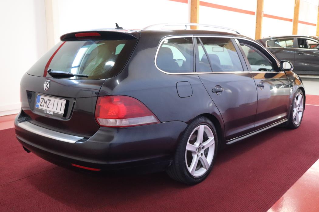 VOLKSWAGEN Golf 2011