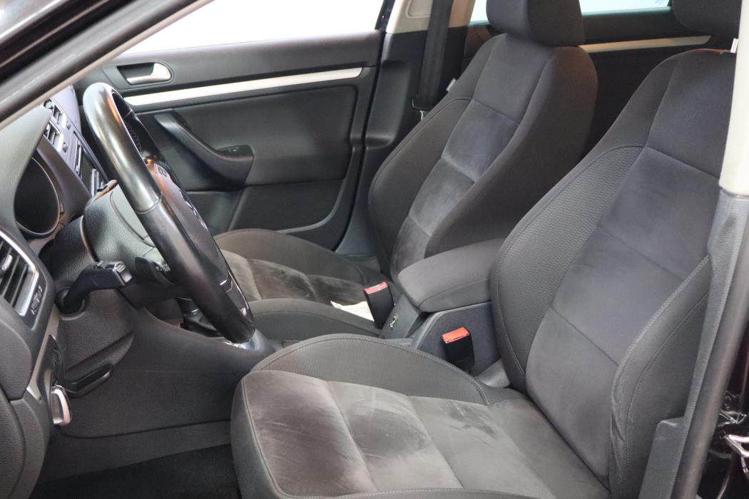 VOLKSWAGEN Golf 2011
