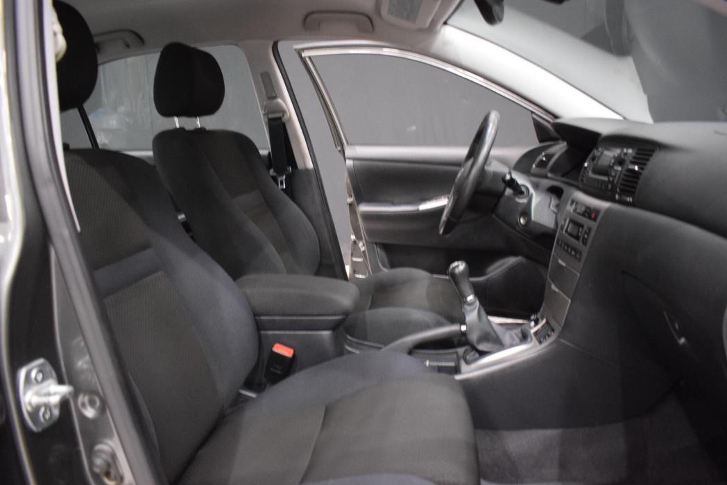 TOYOTA Corolla 2005