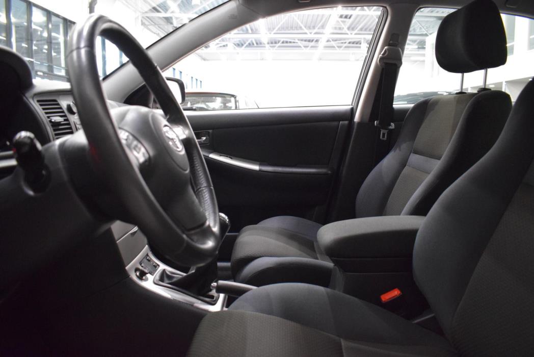 TOYOTA Corolla 2005