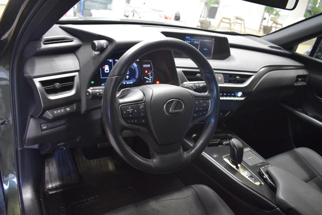 LEXUS UX 2022