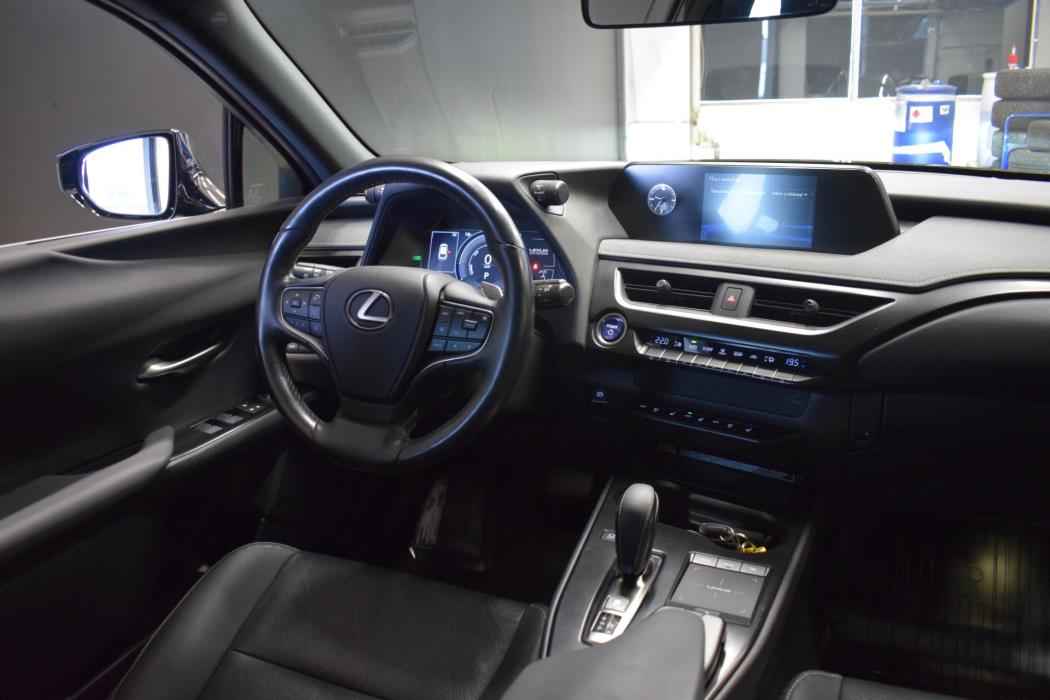 LEXUS UX 2022