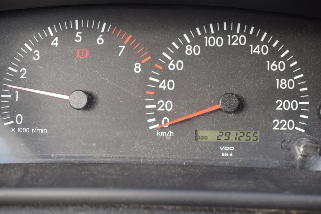 TOYOTA Corolla 2002