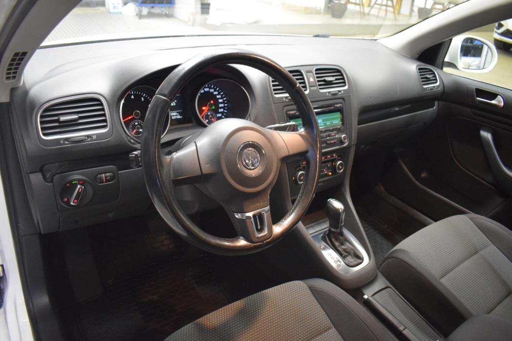 VOLKSWAGEN Golf 2012