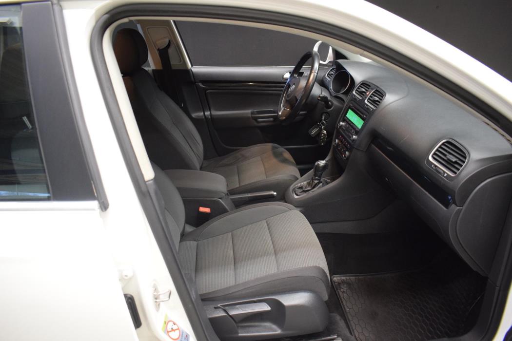 VOLKSWAGEN Golf 2012
