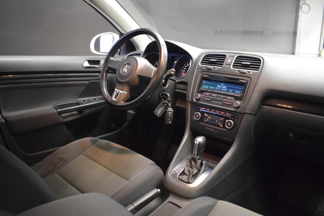 VOLKSWAGEN Golf 2012
